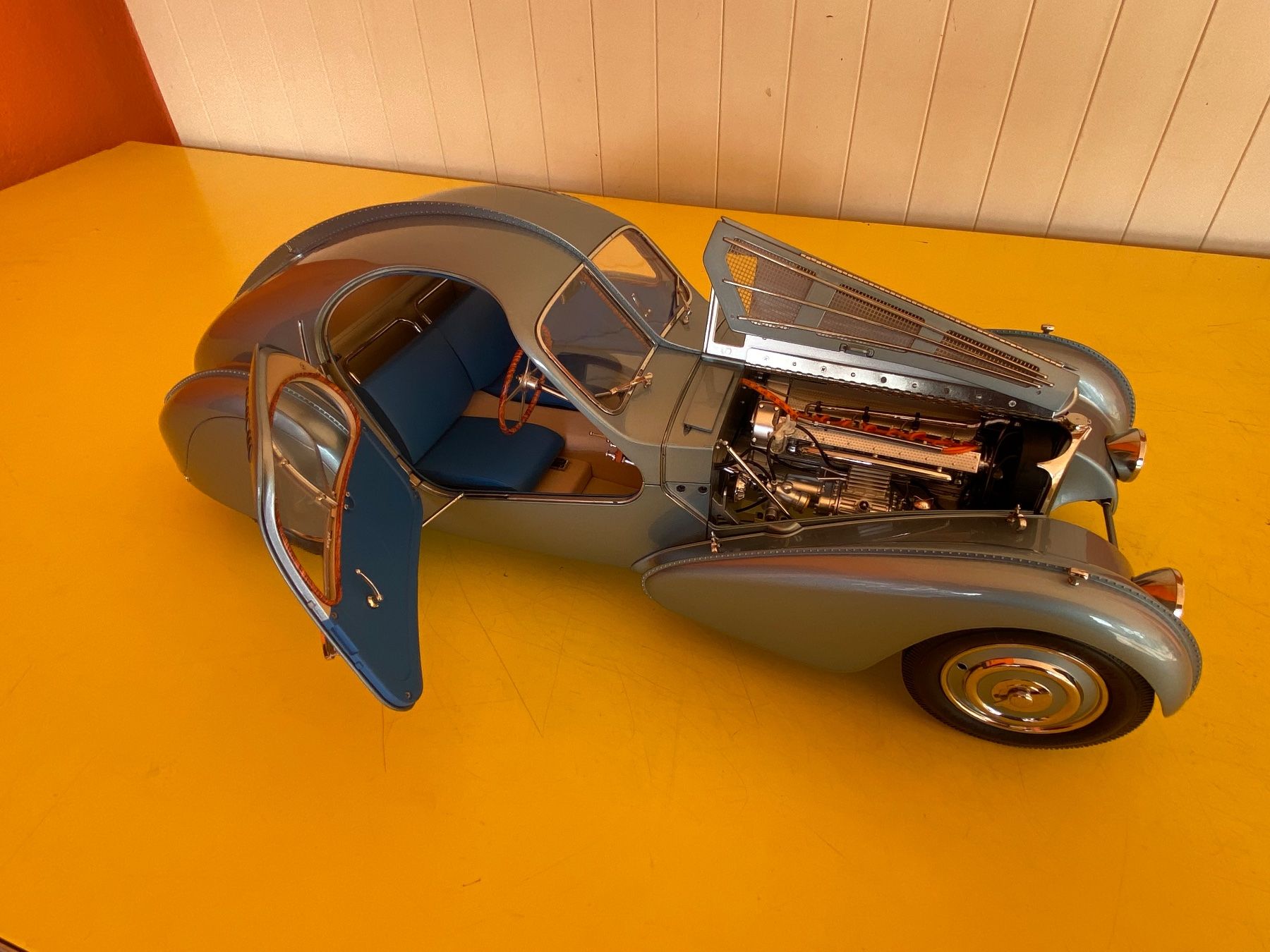Pocher Modellini d'auto: Ixo Collection  Bugatti 57SC Atlantic  1/8 – Nuovo (secondo la descrizione) da Bonfol venduto da zagato43e 5