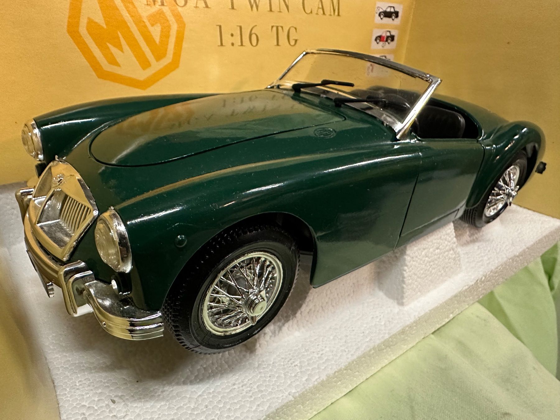 MG Modellini d'auto: Mga twin cam roadster cabrio gb oldtimer classic – Nuovo (secondo la descrizione) da Reinach AG venduto da rares75