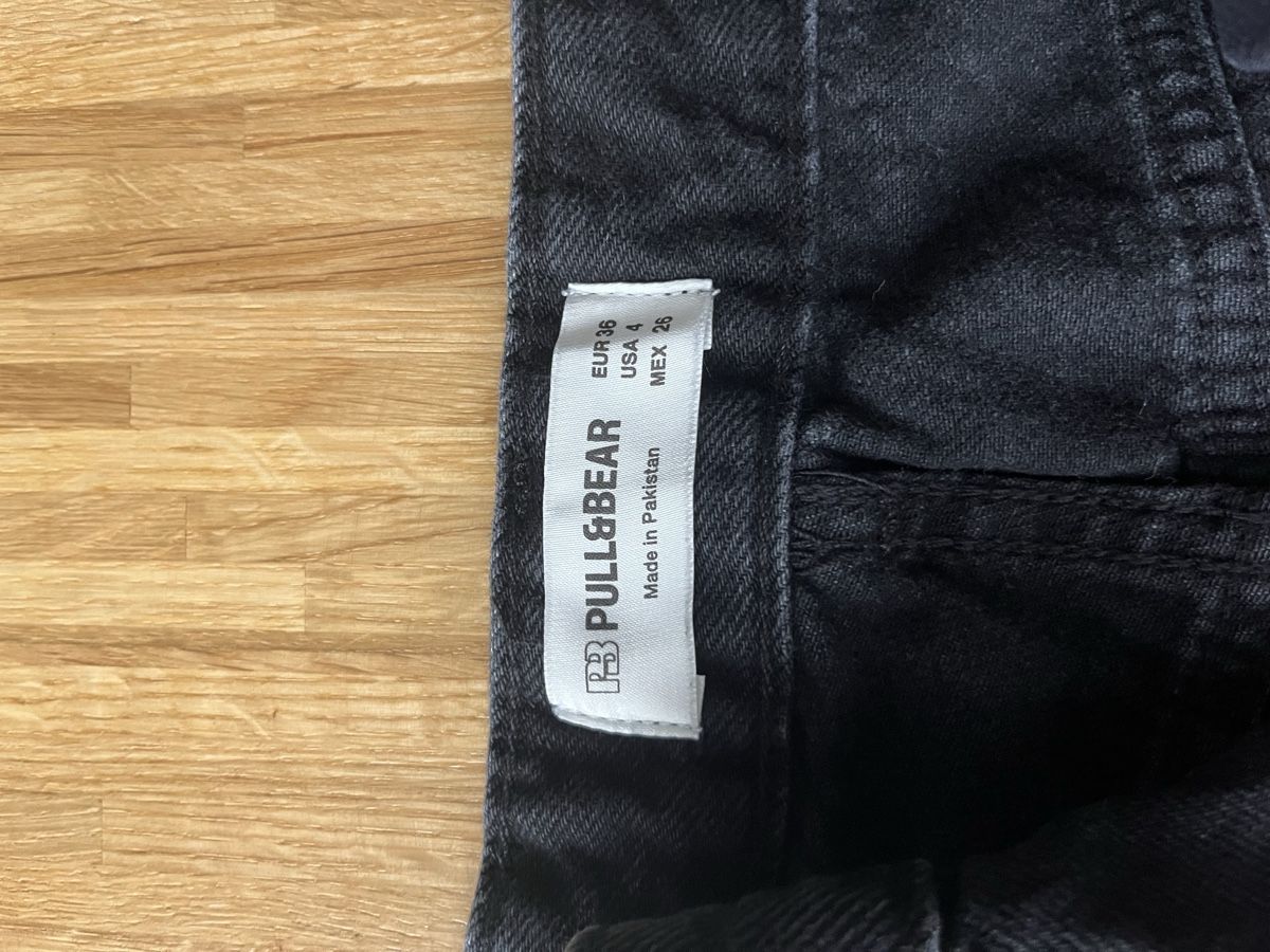 Pull&Bear Jeans: Schwarze Baggy Jeans Shorts / Bermuda Pull&Bear - Gr.36 – Usato da Meierskappel venduto da Mial_2 2