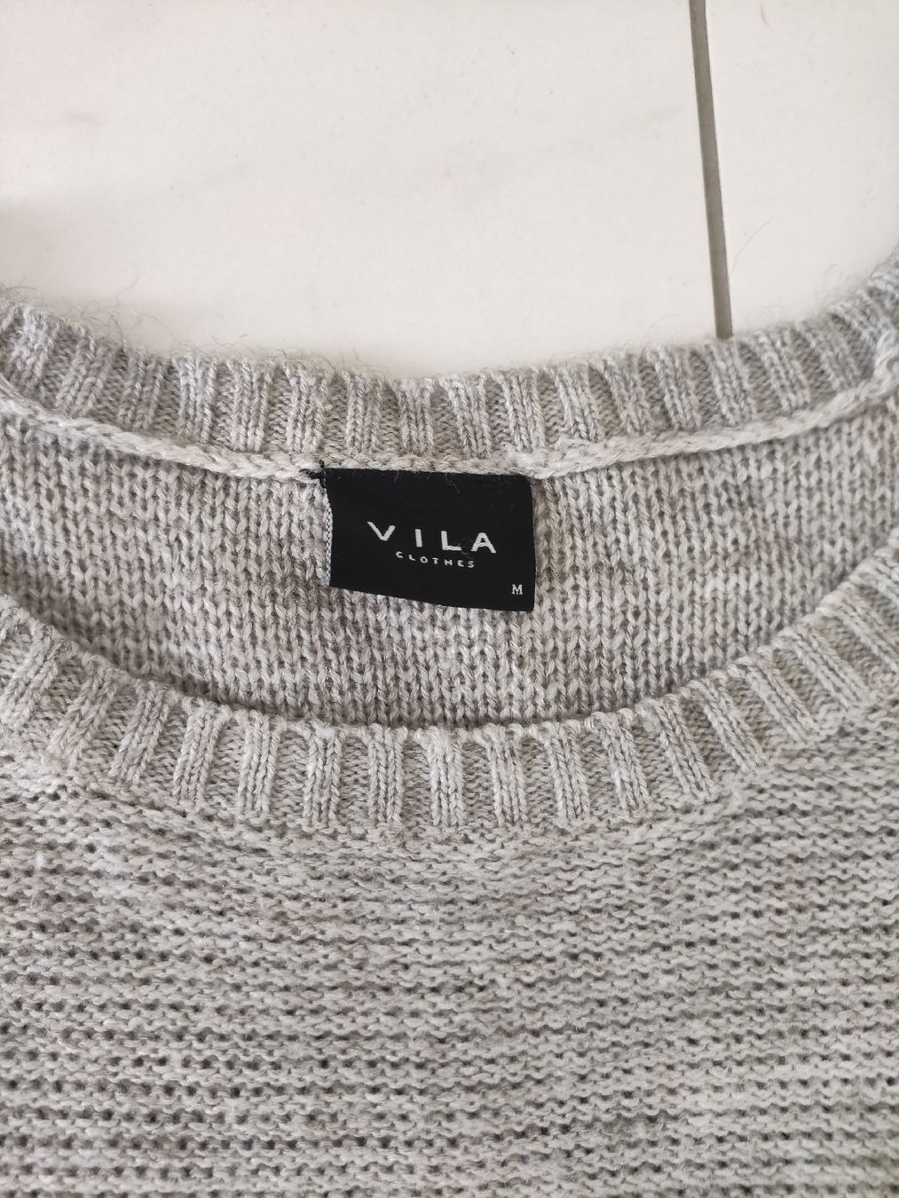 Vestiti: Graues Strickkleid von Vila. – Usato da Ittigen venduto da hasihasi10 1