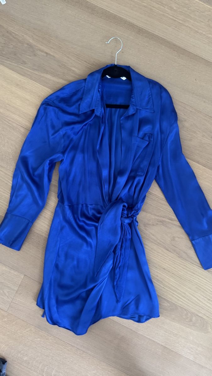 Vestiti: Blaues Kleid Gr.36 Wickeloptik – Usato da Steinhausen venduto da inmumi