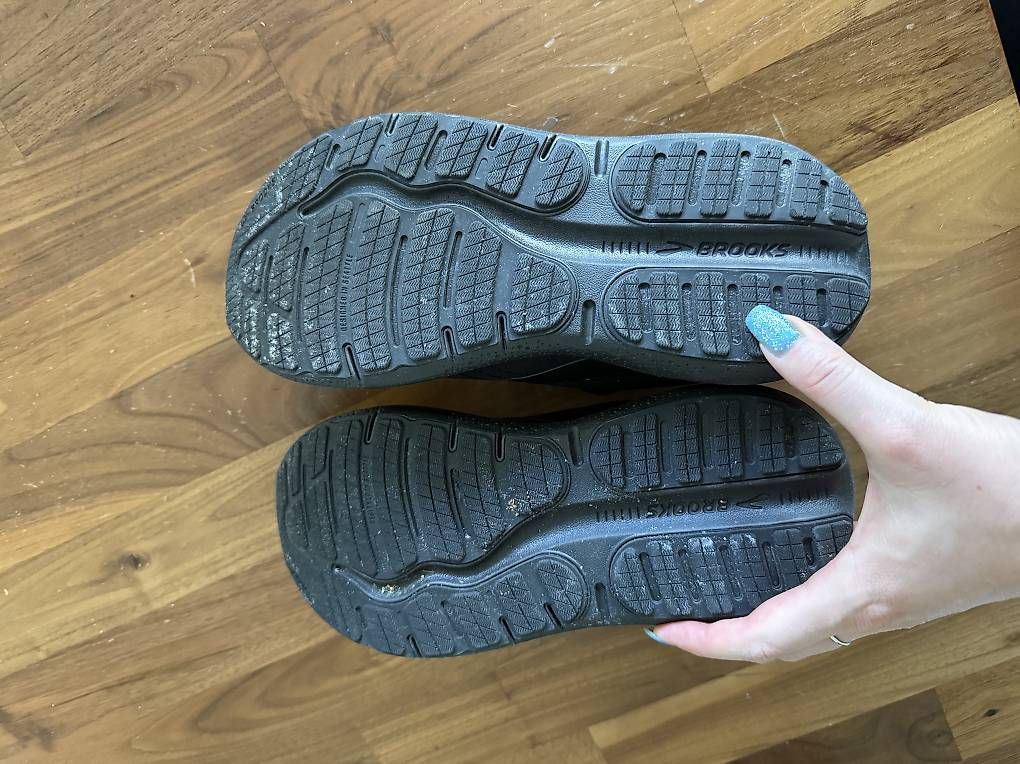 Brooks Scarpe da donna: Brooks Ghost Max 2 Damen Gr. 39  wie neu – Usato da Oftringen venduto da schnullliii 3