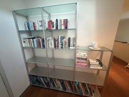 Regal auch als Raumtrenner nutzbar Glas Metall silberfarbig