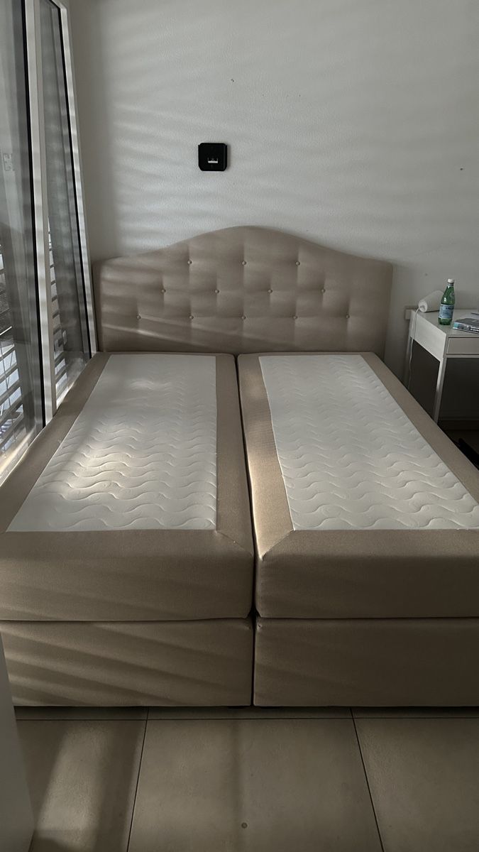 Lits: Boxspringbett 160x200cm – D'occasion à Unterengstringen par anna.ngld 1