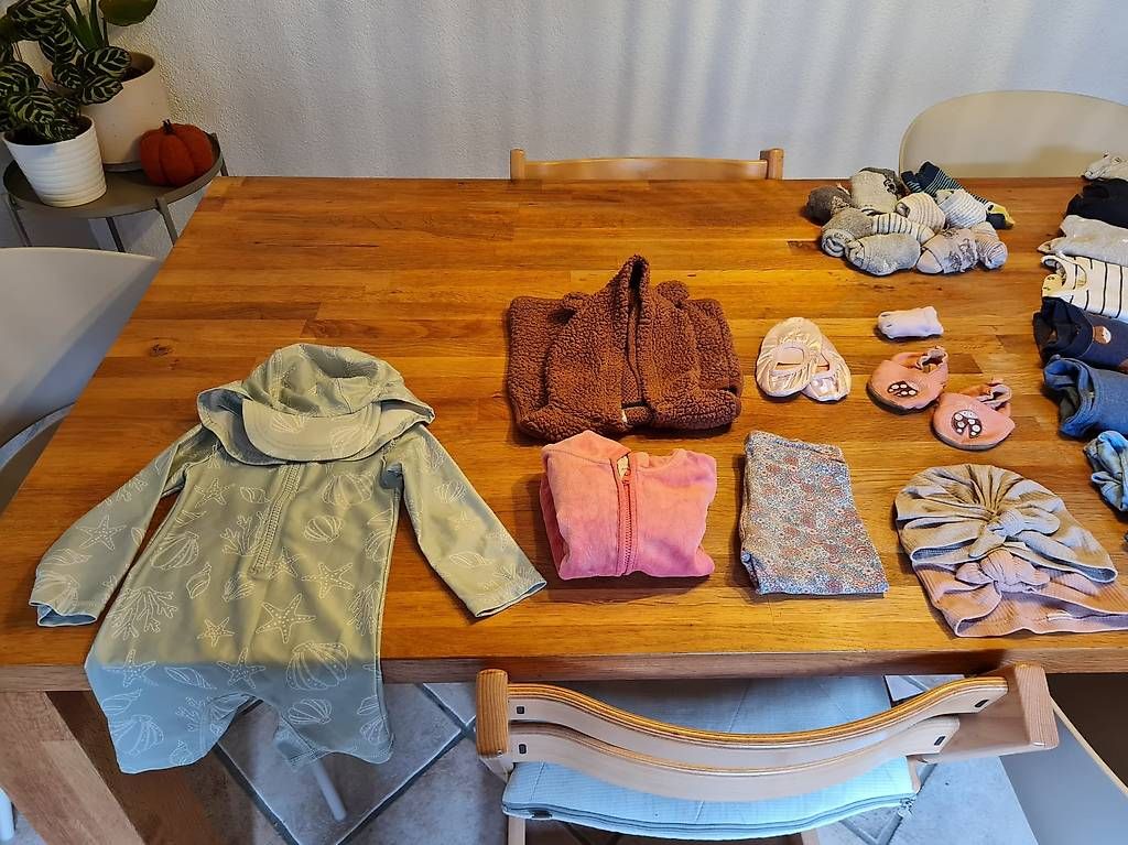 Kleiderpakete & -sets: Kinderkleider Gr. 80 – Gebraucht aus La Heutte von tau_5vvl 2