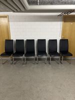 6x moderne schwarze Freischwinger-Stühle inkl. 6 Sitzbezüge