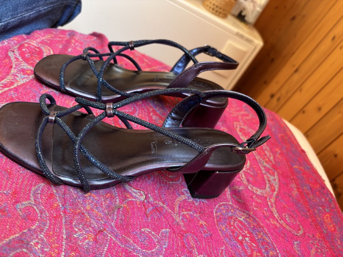 Tamaris Scarpe da donna: Riemensandalette | Gr.37 | Tamaris - navy – Usato da Jegenstorf venduto da vanisaem 1