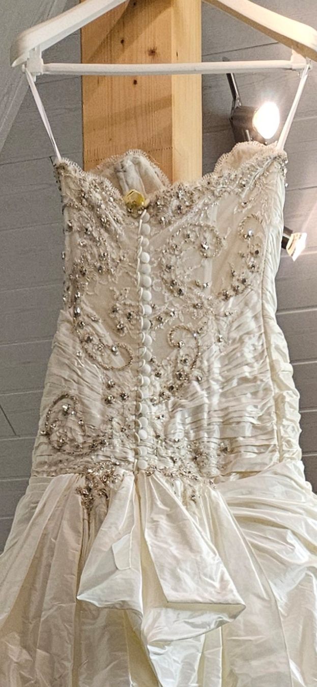 Vestiti: Wunderschönes Hochzeitskleid mit Swarovski – Usato da Hendschiken venduto da Maria_CG