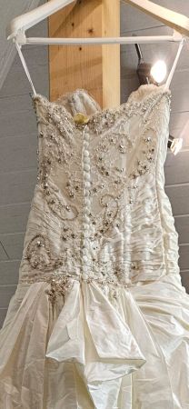 Wunderschönes Hochzeitskleid mit Swarovski