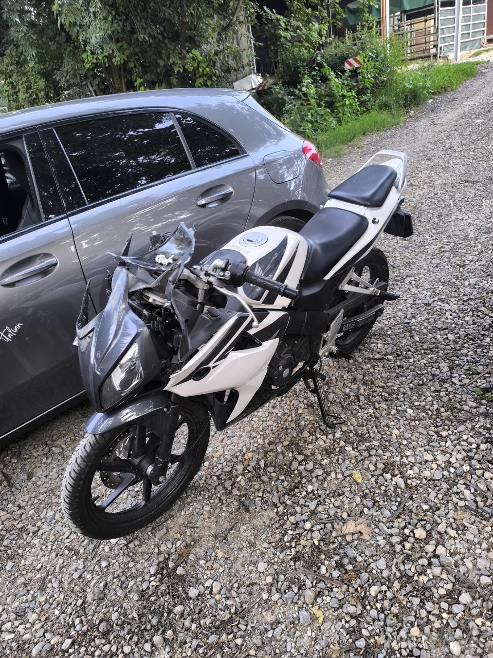 Honda Strada: honda cbr 125R – Difettoso da Islikon venduto da zen_zcx2 1