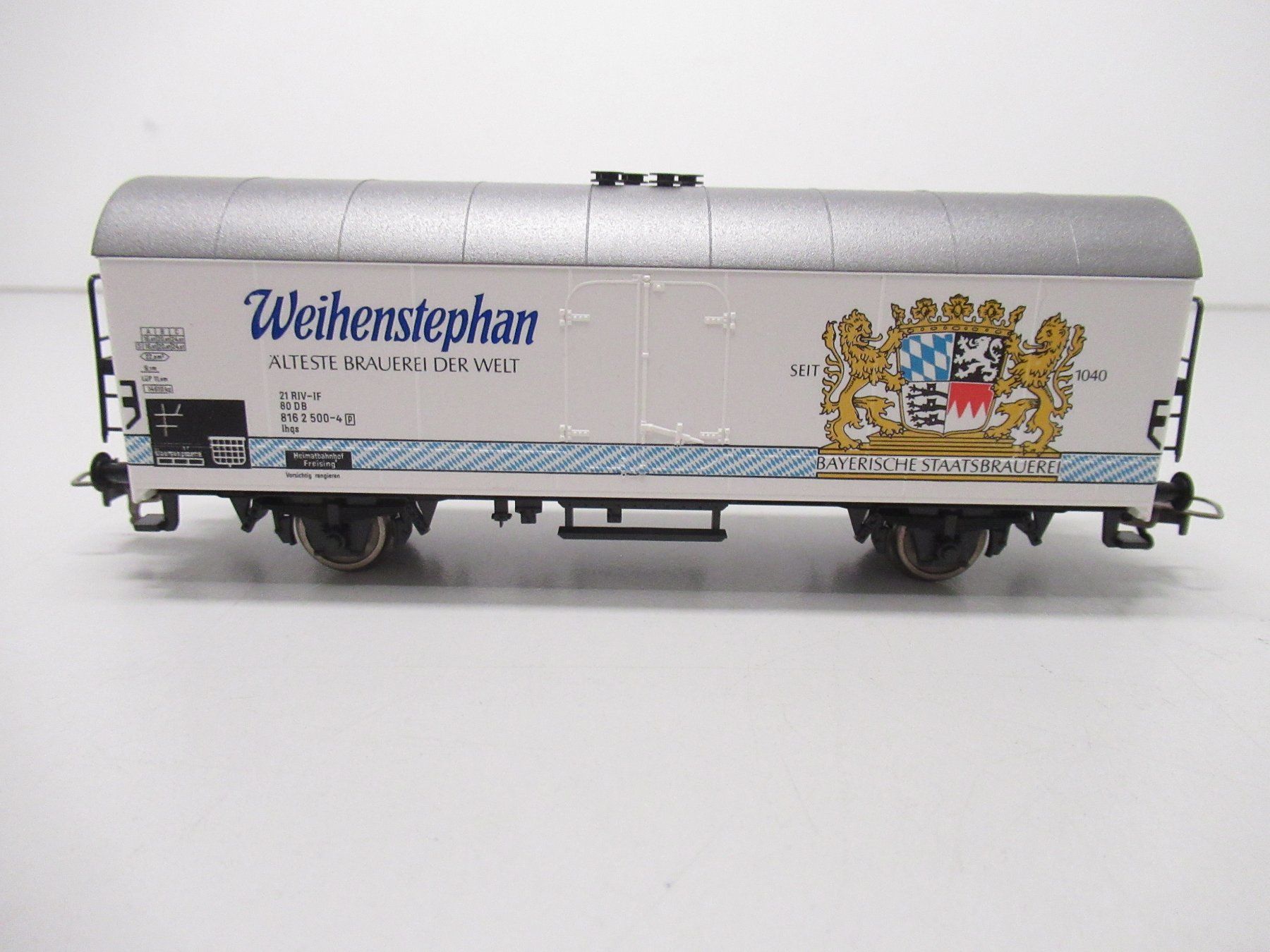 Fleischmann Modellini di ferrovie: Fleischmann 5329 gedeckter Güterwagen Weihenstephan DB DC H0 – Usato da Basel venduto da mhmarken 1