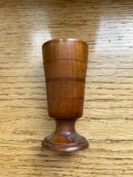 SEHR ALTER HOLZBECHER, ENGLAND, H 9 cm, D 4.5 cm