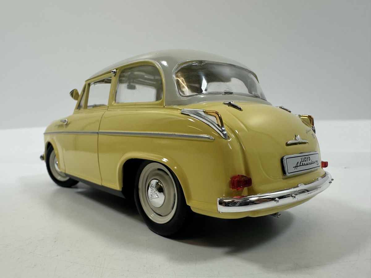 Revell Modellini d'auto: Lloyd Alexander TS 1:18, gelb, REVELL – Usato da Zofingen venduto da rf9_x2xt 3
