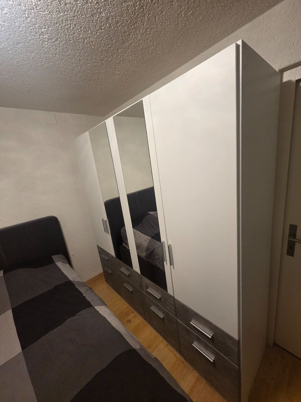 Schränke: Schrank – Gebraucht aus Greppen von sli_nwg6 1