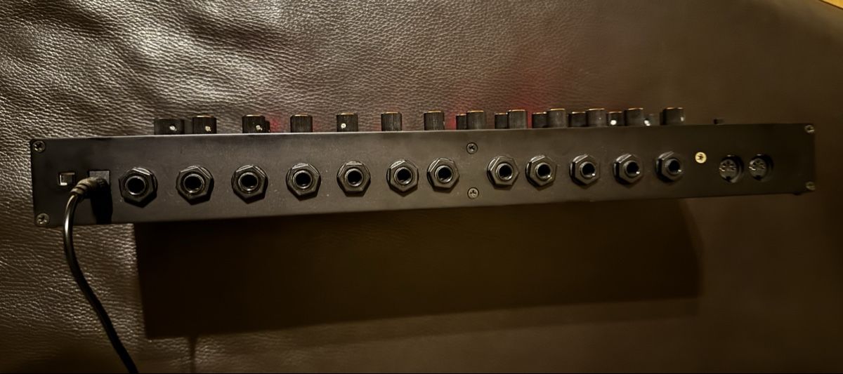 Roland Strumenti musicali: Acidlab Miami - Drummachine - (TR-808 Klon) – Usato da Zürich venduto da 1cut2 5