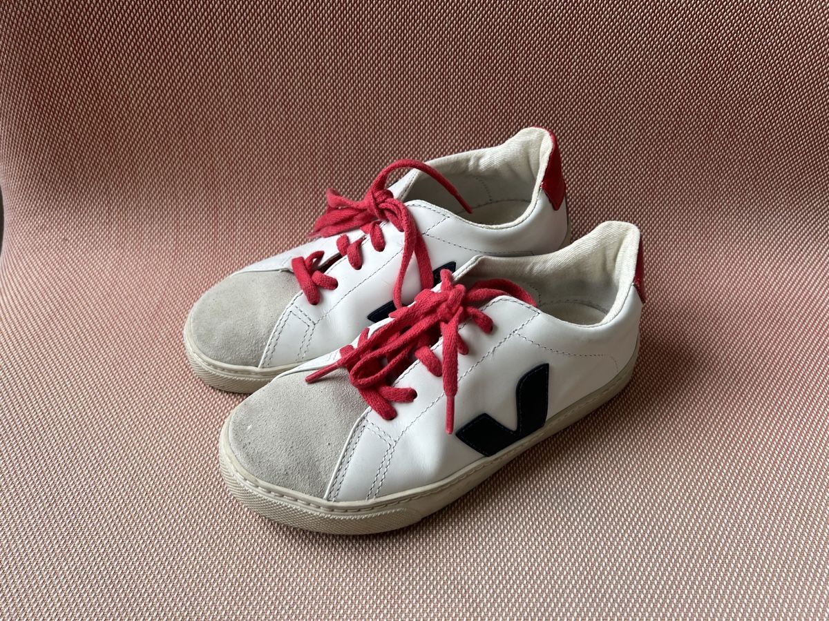Scarpe da uomo: Veja Turnschuhe in Grösse 34 – Usato da Frauenfeld venduto da Rinderer