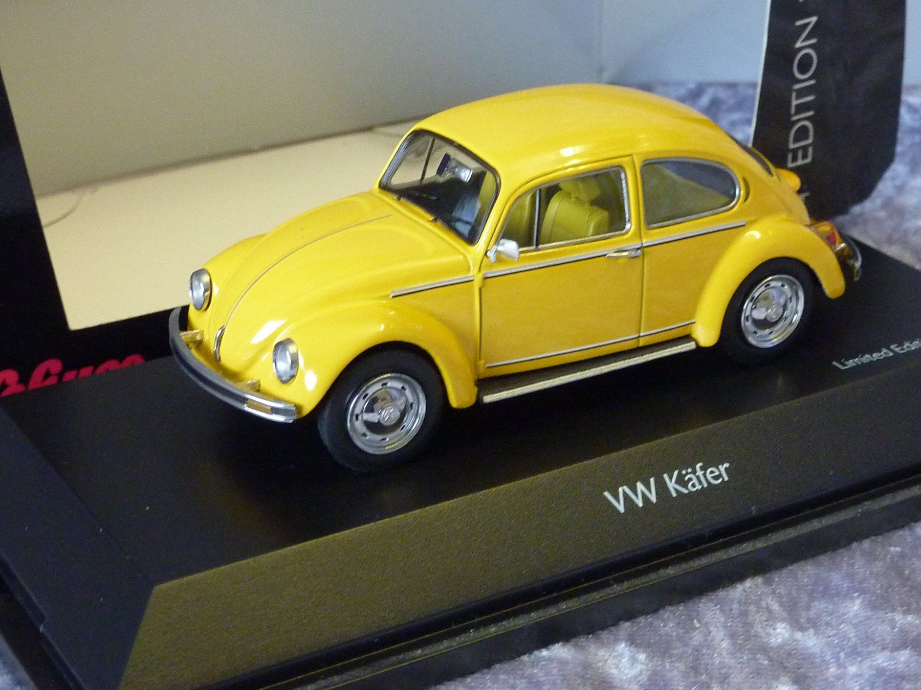 Schuco Modellini d'auto: VW Käfer Sunny Bug 1:43 – Nuovo e nell'imballaggio originale da Dürrenäsch venduto da modellautos4you 1