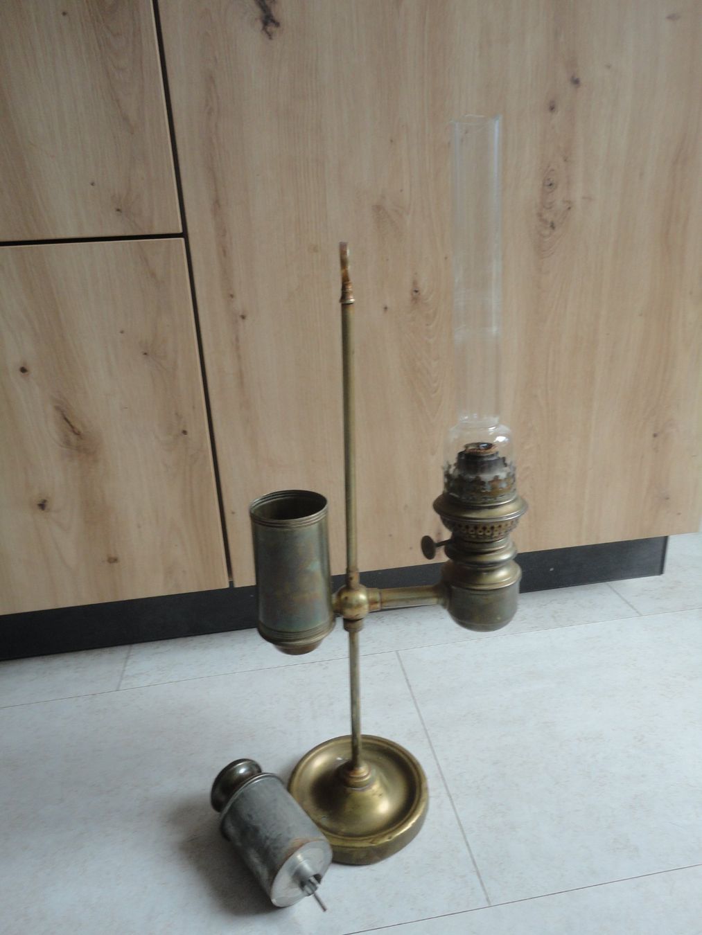 Lampes: Antike Petroleumlampe aus Messing – D'occasion à Gelterkinden par Gimbo2 3