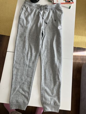 Training Nike gris