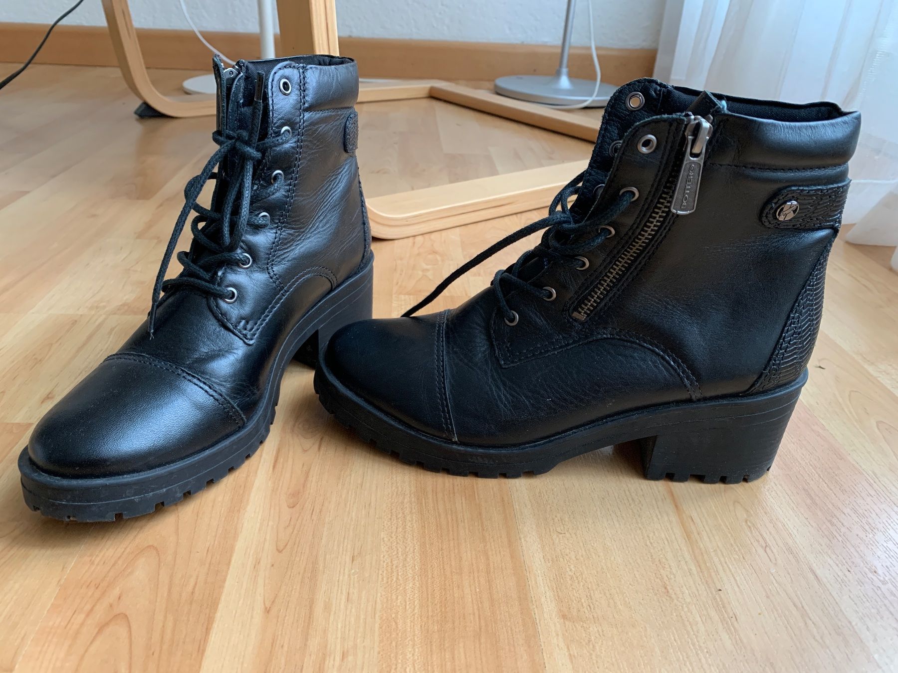 Scarpe da donna: Stiefeletten Leder Gr. 37/38 – Usato da Ettingen venduto da evs_6w9m 1