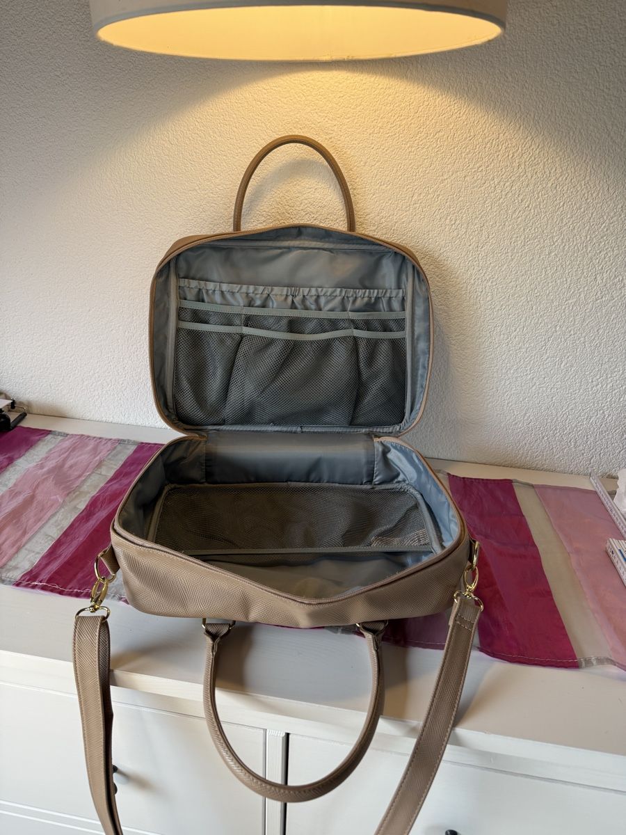 Valigie & Borse: Laptop / Reisetasche, beige - neu – Nuovo (secondo la descrizione) da Fislisbach venduto da jelennn 3