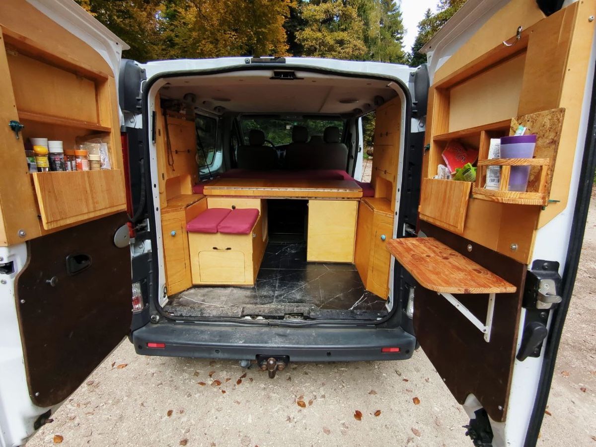Opel Veicoli da campeggio: Opel Vivaro 2.5 cdti Camper – Usato da Biel/Bienne venduto da balurdo 3