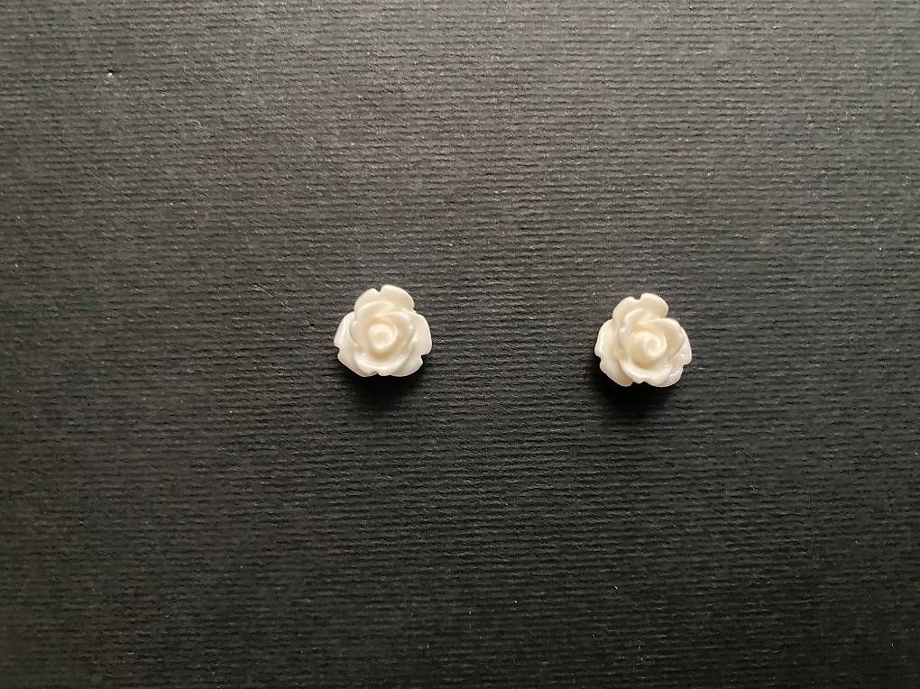 Orecchini pendenti & Orecchini a lobo: Ohrstecker Rose cremefarben – Usato da Rumisberg venduto da Simba97