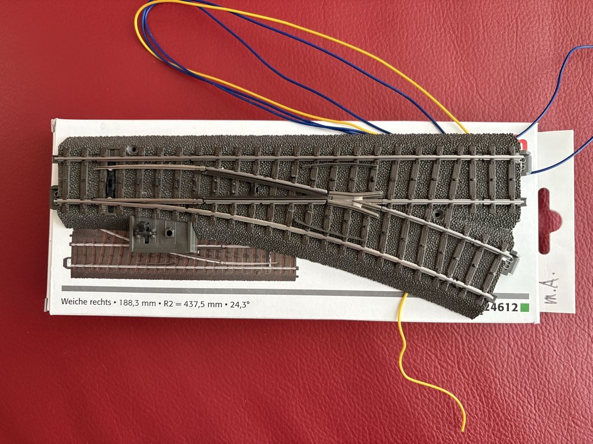 Märklin Modellini di ferrovie: MÄRKLIN 24612 Weiche rechts – Usato da Zuzwil SG venduto da Zibu-3