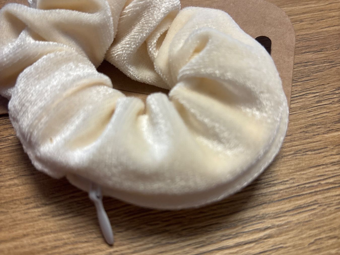 Make-up: NEU: Trisa Samt Scrunchie mit Geheimfach / Reissverschluss – Nuovo (secondo la descrizione) da Bülach venduto da ter_6jf8 2