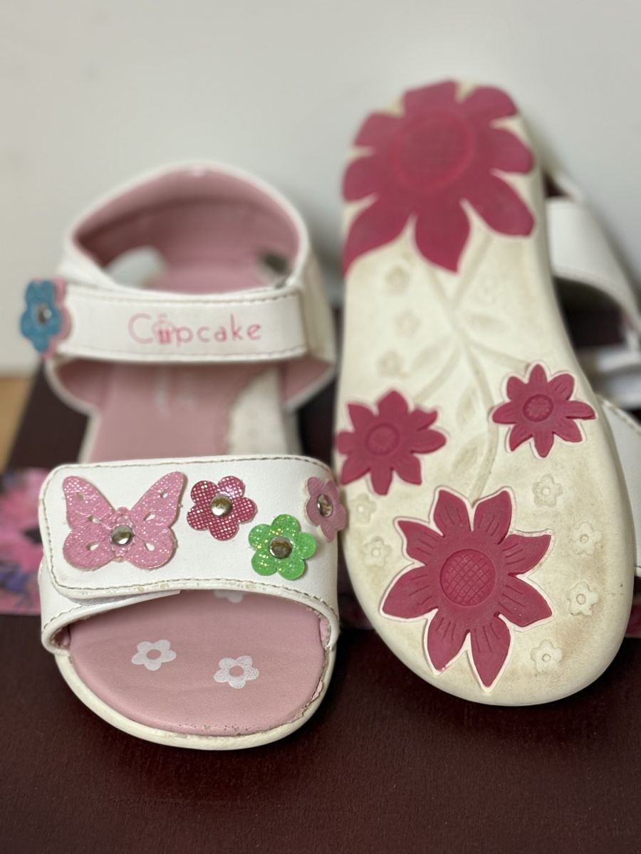 Chaussures filles: Mädchen Sandalen Cupcake – D'occasion à Wolfhausen par lala_wolfhausen 2