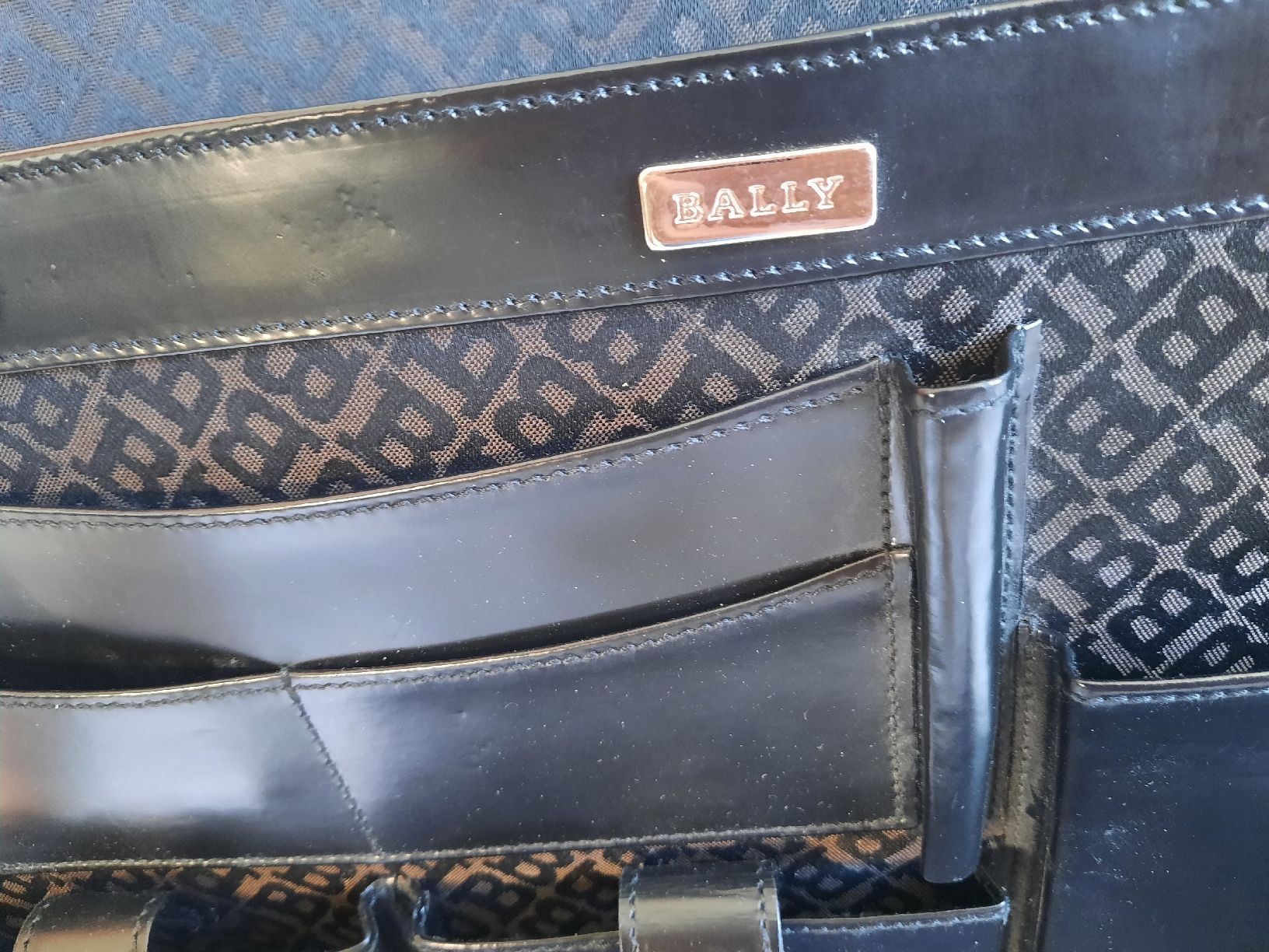 Bally Koffer & Taschen: BALLY, PORTE-DOCUMENTS, en CUIR – Gebraucht aus Le Locle von marylise01 5