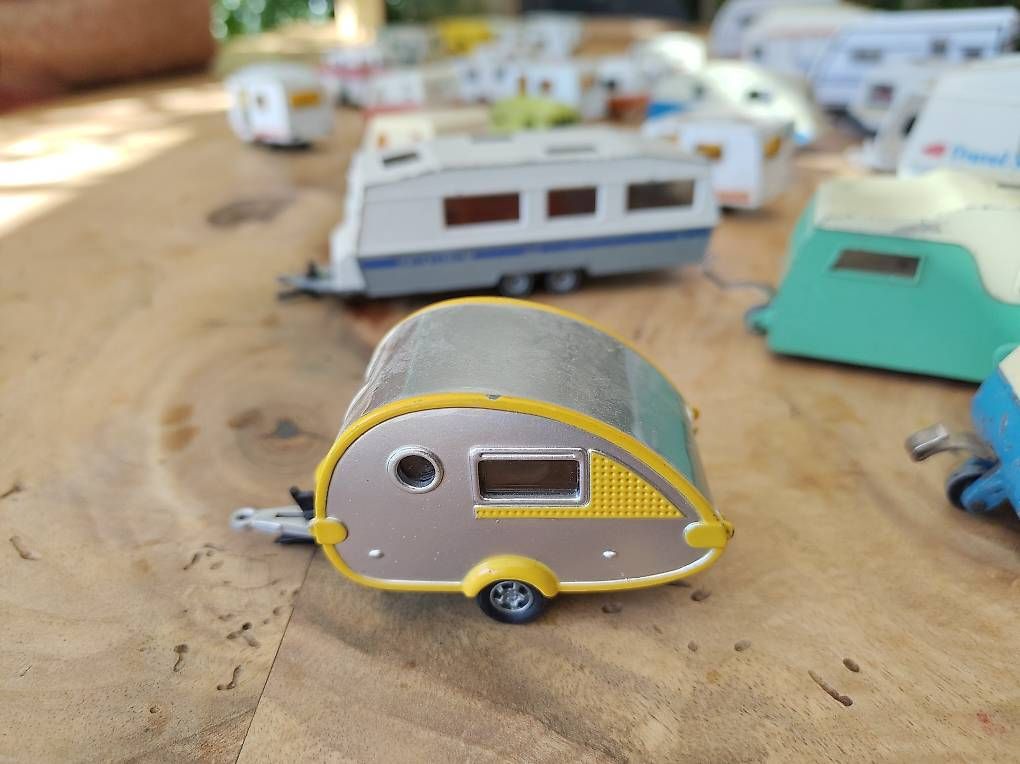 Kit di modellismo & Modellini statici: Modellwohnwagen – Usato da Sursee venduto da Buholz0 1