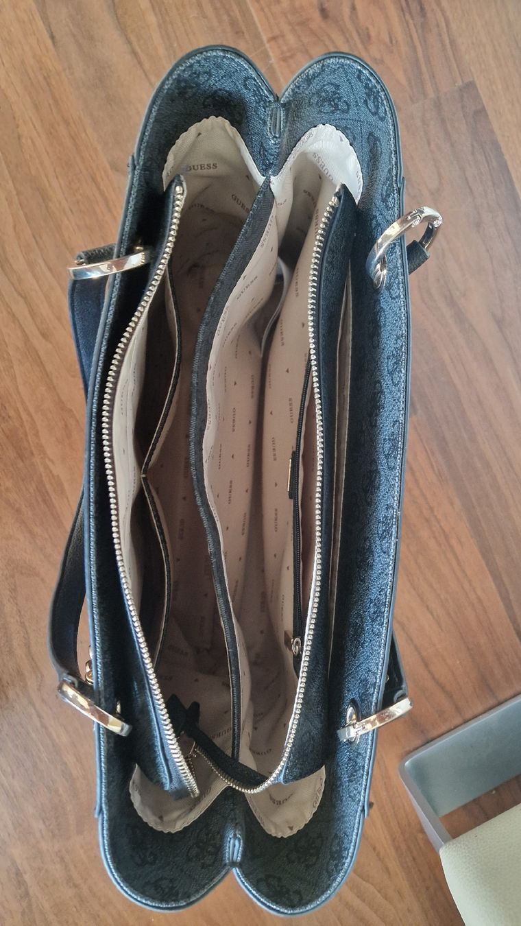 Guess Borse da donna: Handtasche Guess wie neu – Usato da Rafz venduto da lar_262x 2