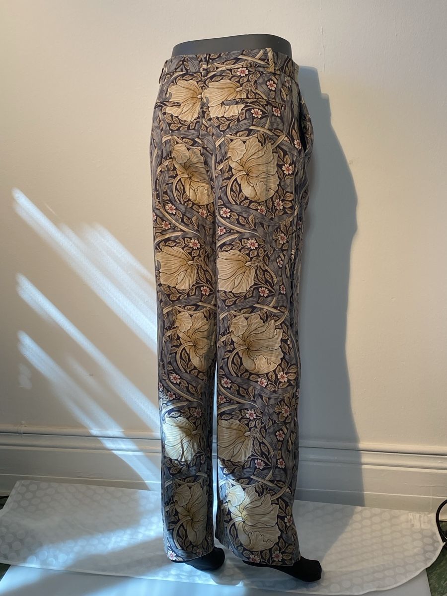 H&M Pantaloni: H&M Morris & Co. Hose, Gr. 40, Blumenmuster – Usato da St.Gallen venduto da Schischi86 5