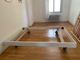 Bettgestell für Matratze 200 x 140 und Rost, mit Rollen