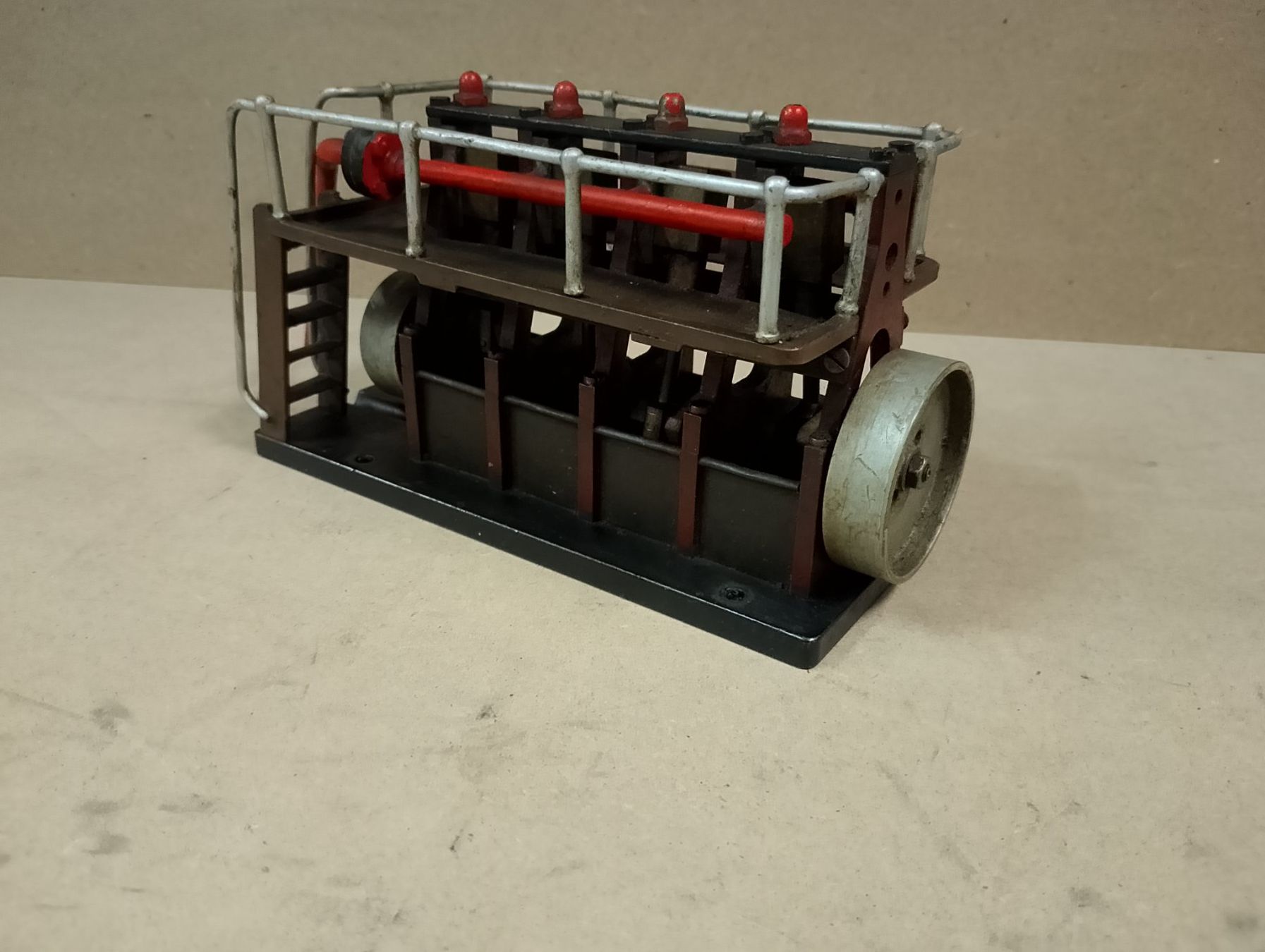 Kit di modellismo & Modellini statici: Dampfmaschine / 4 Zylinder Schiffsantriebsmodell Eigenbau – Usato da Safenwil venduto da dodgewc12
