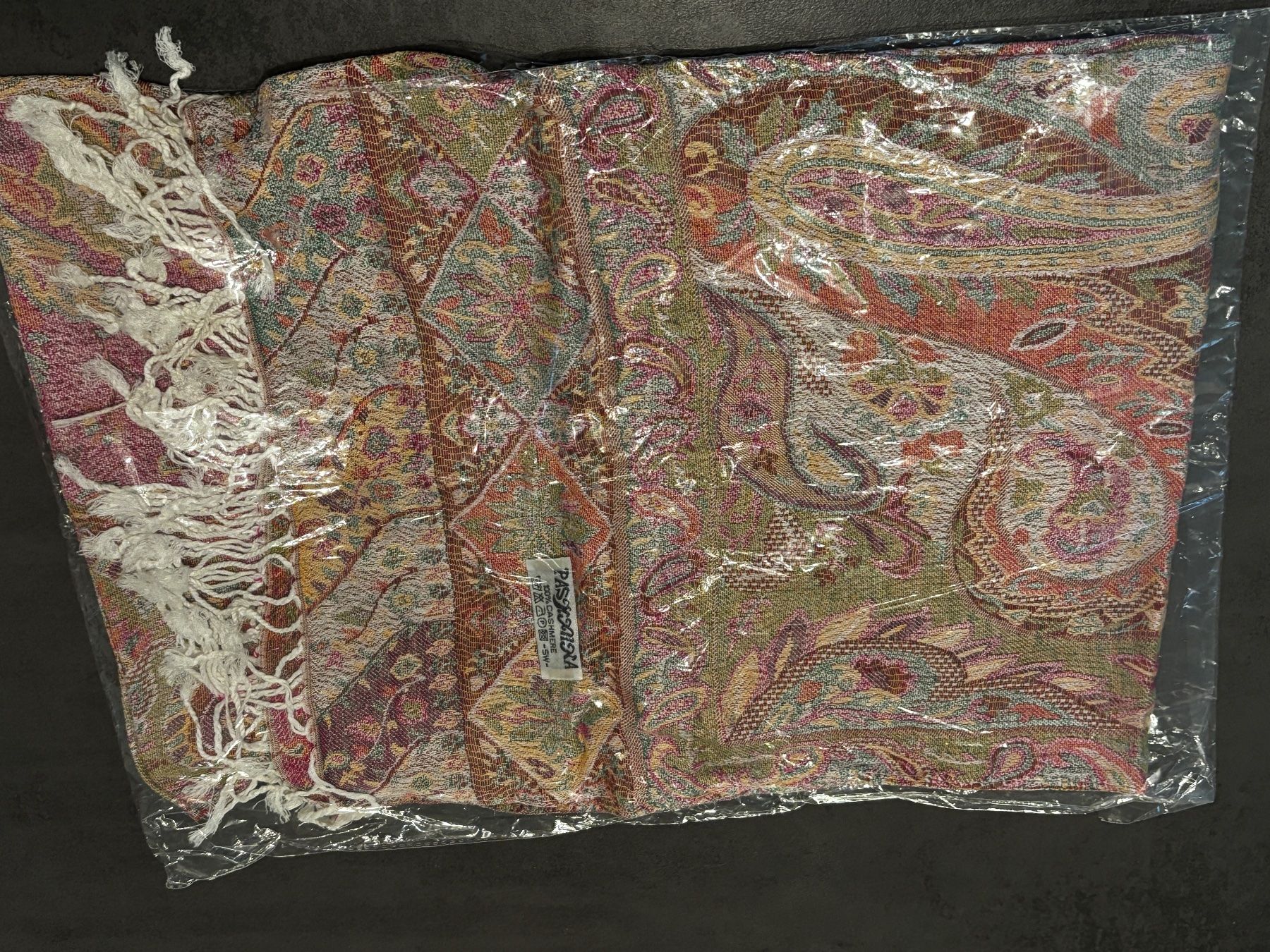 Foulards & écharpes: Kaschmirschal – Neuf avec emballage d'origine à Aarburg par TC92 2
