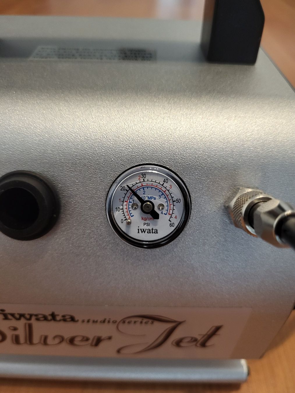 Tutti gli attrezzi: NEUER iwata studio Airbrush Kompressor - Silver Jet IS-50 – Nuovo e nell'imballaggio originale da Jonen venduto da Nabla31415 5