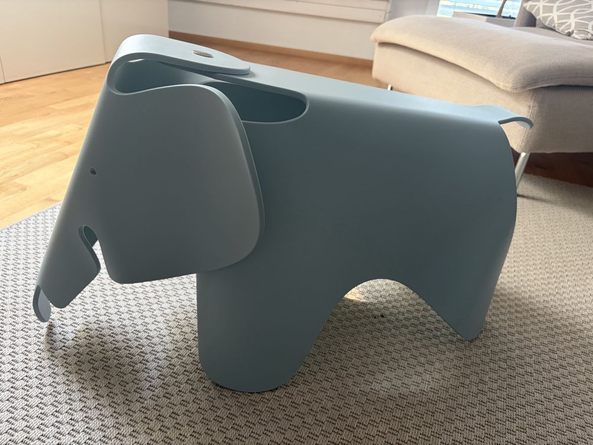 Vitra Tabourets: Vitra Elefant Hocker hellblau – D'occasion à Uitikon Waldegg par RN77 1