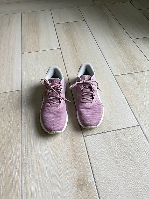 Puma Damenschuhe: Chaussures Puma SoftFoam - pointure 41 – Gebraucht aus Villeneuve VD von car_bf9k 1