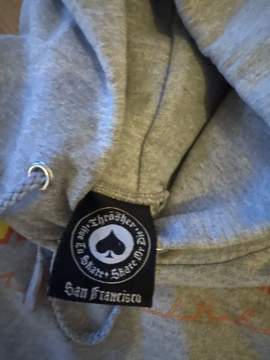 Pullover & Sweatshirts: Thrasher Kapuzenpullover grau Grösse S/M – Gebraucht aus Kradolf von ij5 3