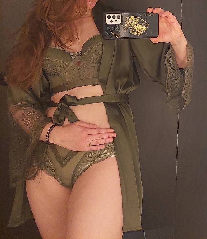 Autres dessous: Spitzen-Dessous-Set grün & rot / Grösse S – D'occasion à Affoltern am Albis par Feather