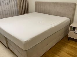 Boxspringbett 180×200 Beige mit Stauraum – Matratze & Topper
