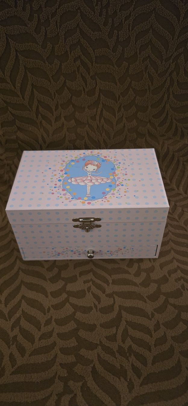 Spieldosen: Spieluhren Schmuckbox – Neu (gemäss Beschreibung) aus Basel von Nerea07