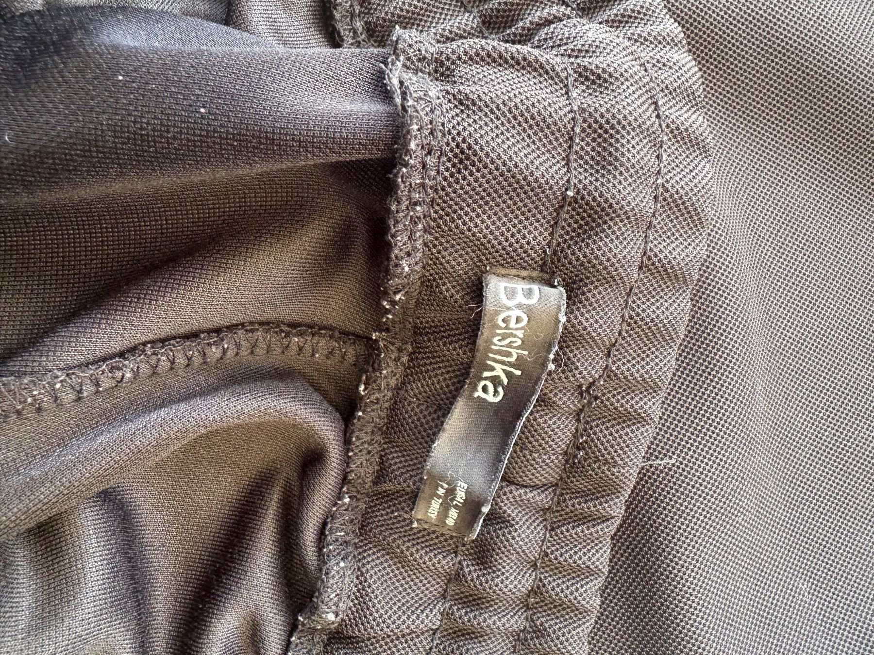 Pantaloni: Trainerhose Gr 40 – Usato da Visp venduto da Pastis 2