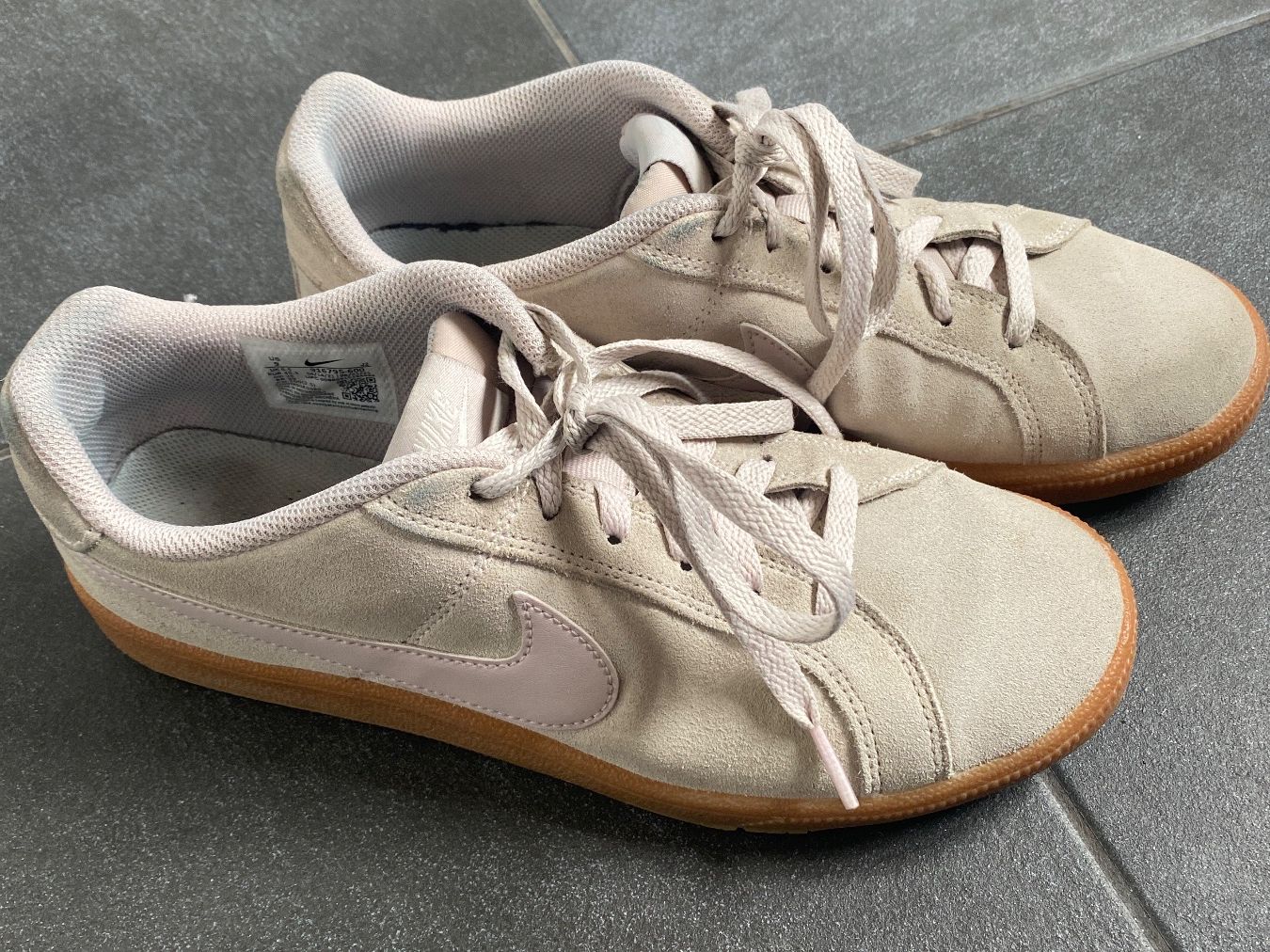 Nike Scarpe da donna: Vintage Sneaker – Usato da Bern venduto da hoover08