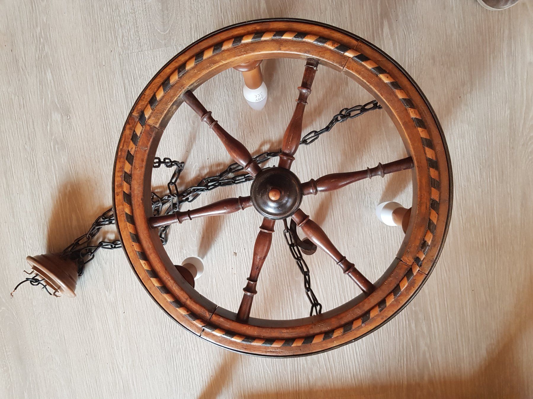 Lampadari & plafoniere: Decken Lampe Leuchte Wagenrad Kronleuchter – Usato da Walterswil BE venduto da Lonitti 1