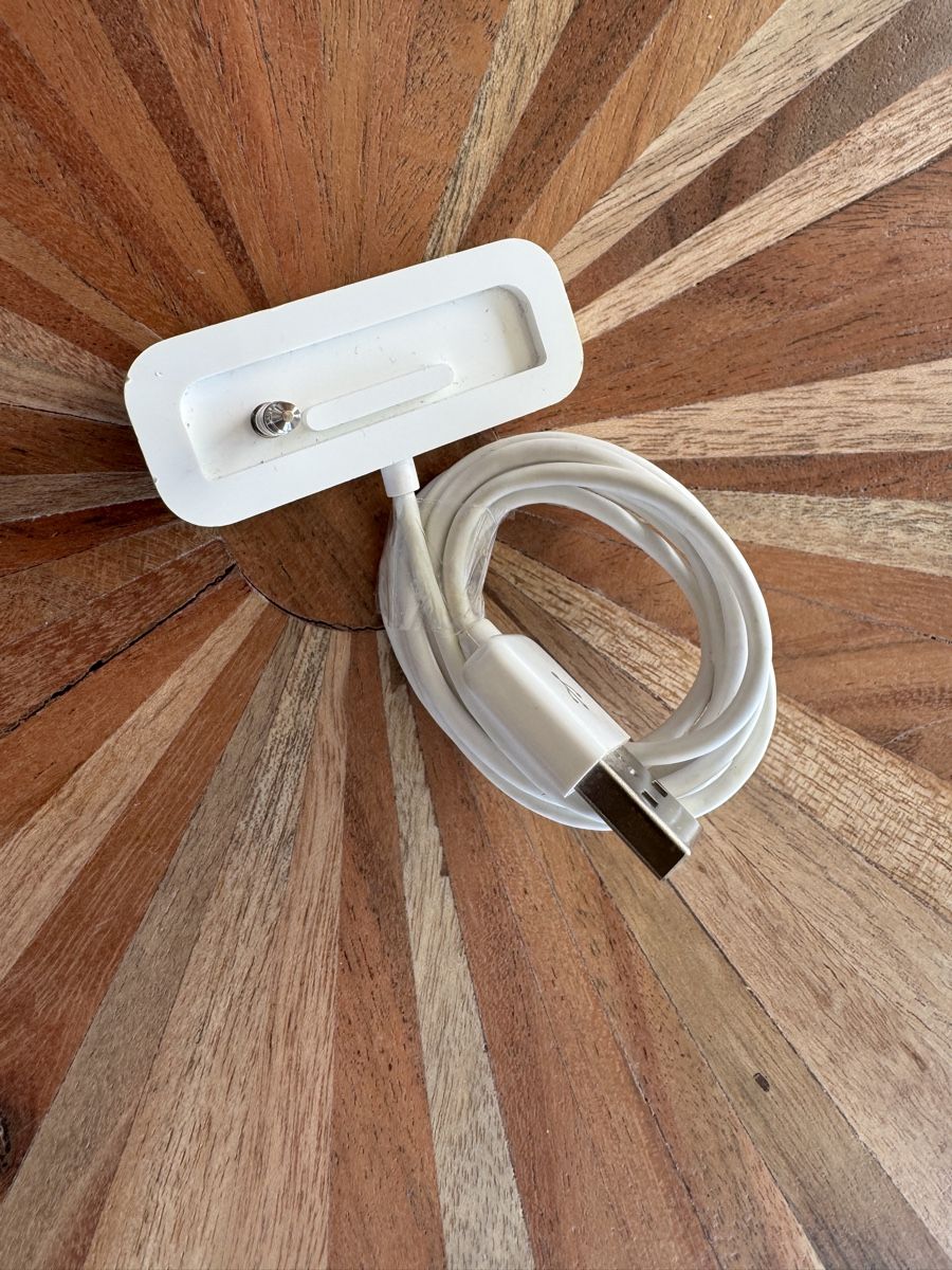 Apple Caricabatterie: Original Apple iPod Shuffle Ladestation Ladekabel – Usato da St. Gallen venduto da hae_6rmh