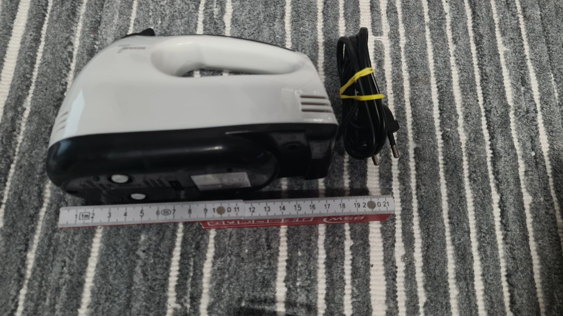 Küchengeräte: Handmixer klein ( neu) – Neu (gemäss Beschreibung) aus Andermatt von Bozel 1