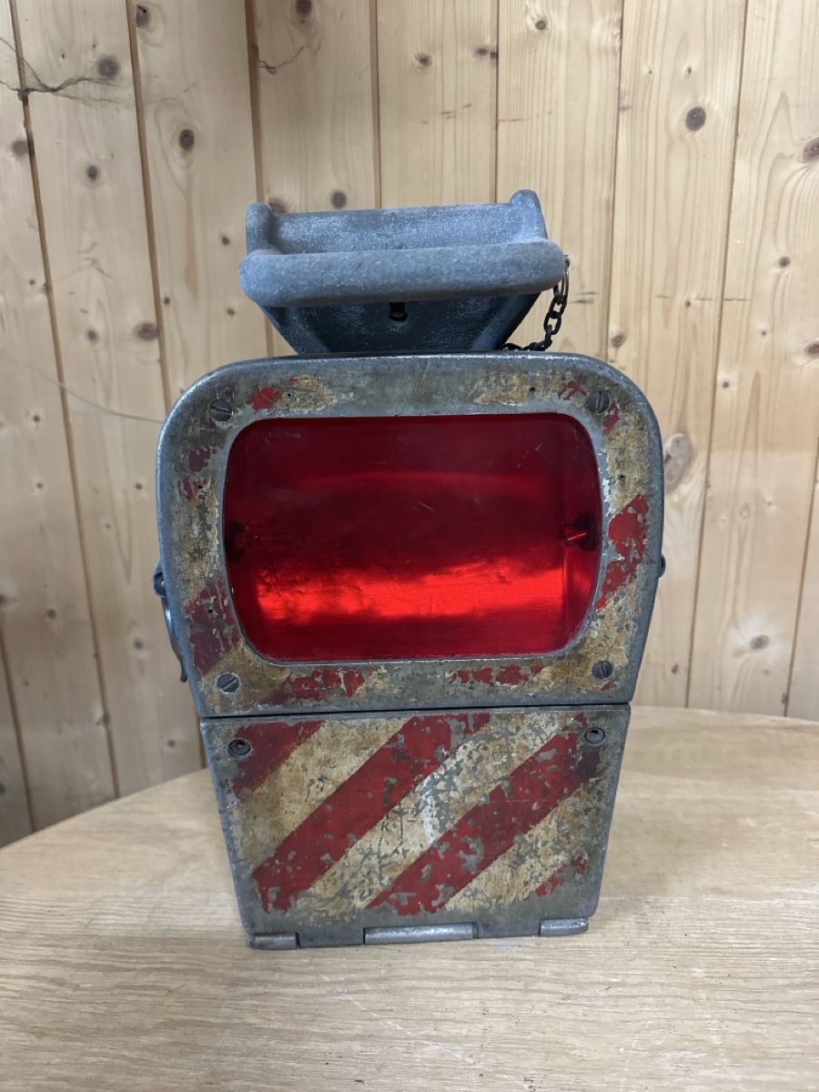 Lampade: Bahnlampe RhB Nr. 91 – Usato da Baar venduto da Hillsboro